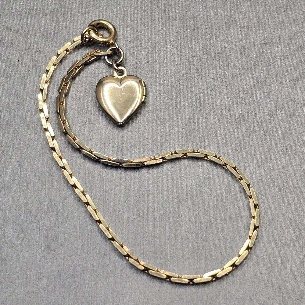 VTG Gold Tone Mini Heart Locket Bracelet 6.5" Sentimental Charm Jewelry - Picture 11 of 11